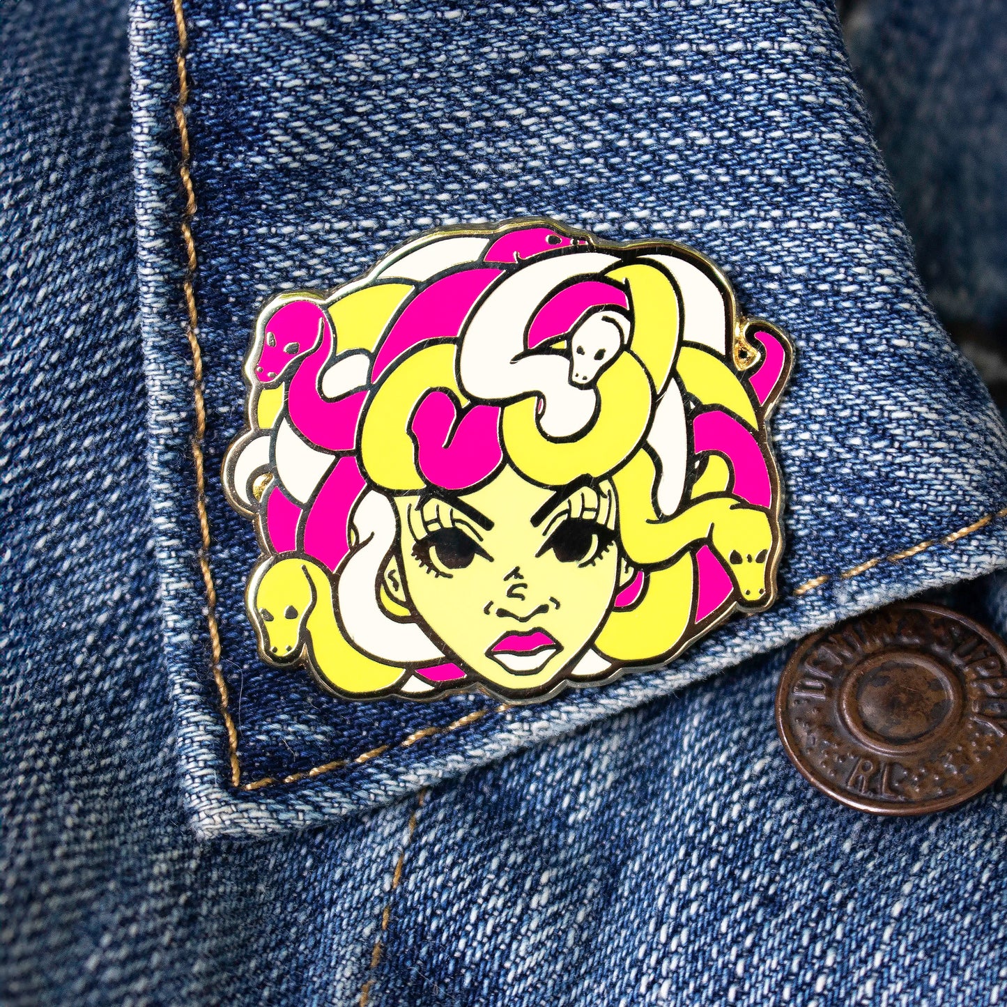 Medusa Pin